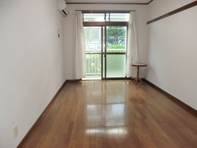 Living and room