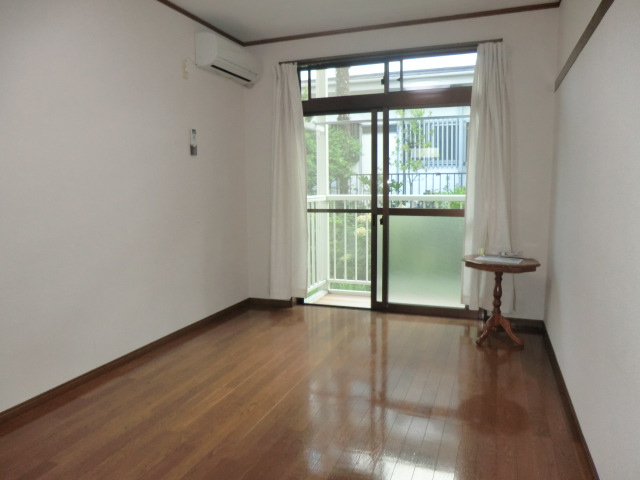 Living and room