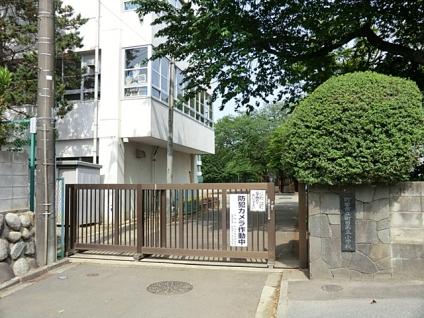 Primary school. Machida Municipal Tadao 528m to the third elementary school
