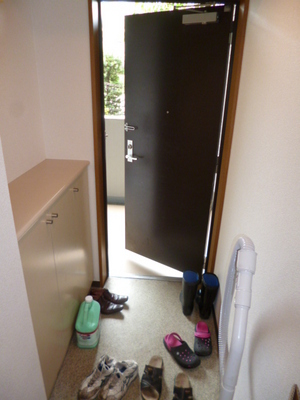 Entrance. ☆ Wide entrance ☆