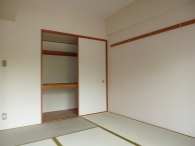 Receipt. ☆ There is a large closet in the Japanese-style room ☆