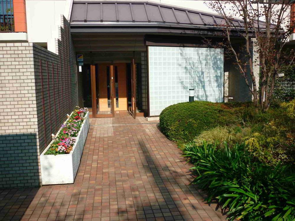 Entrance. Common areas