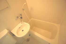 Bath. Easy also clean in the bus toilet same room ☆ It is with a wash basin! 