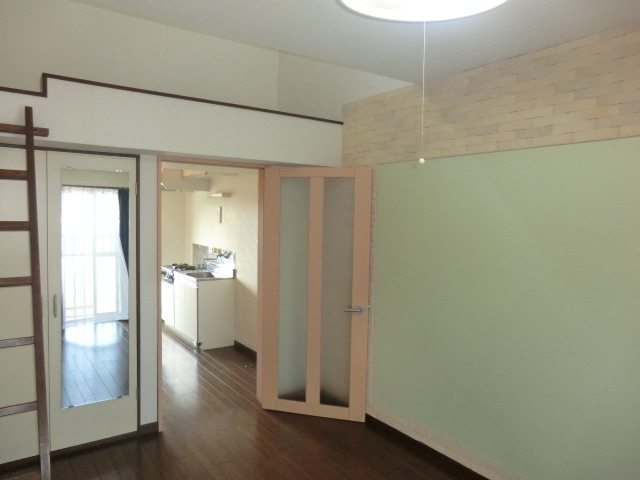 Living and room