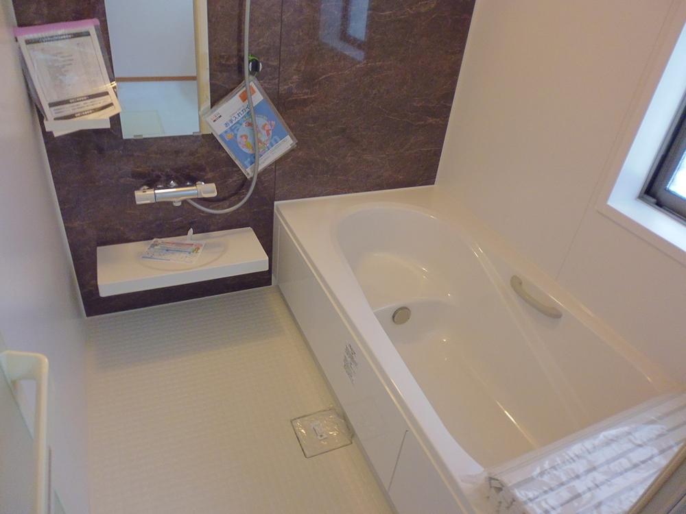 Bathroom. 1 Building