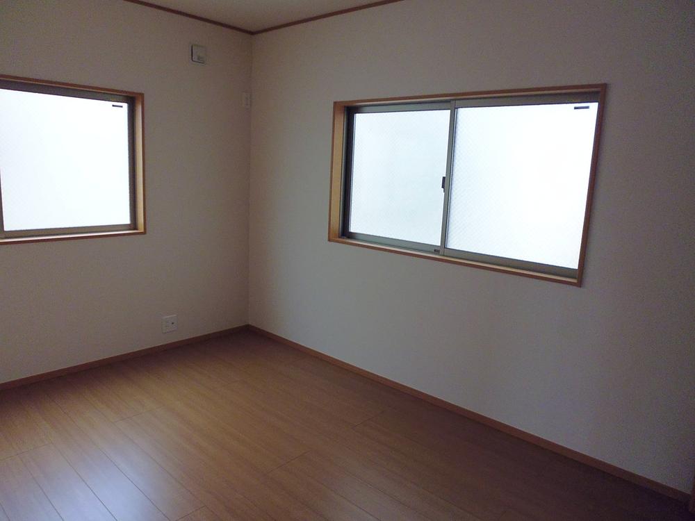 Non-living room. 1 Building