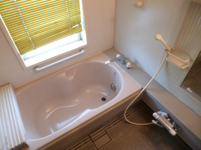 Bath. ☆ With window, It is comfortable and relaxing bath ☆