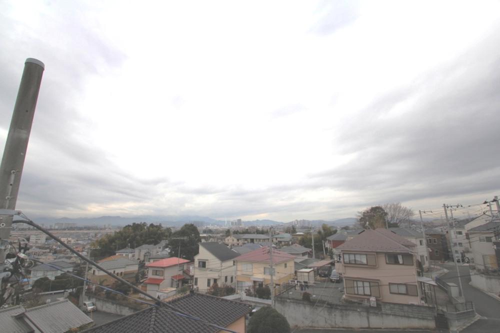 View photos from the dwelling unit. Indoor (12 May 2013) Shooting