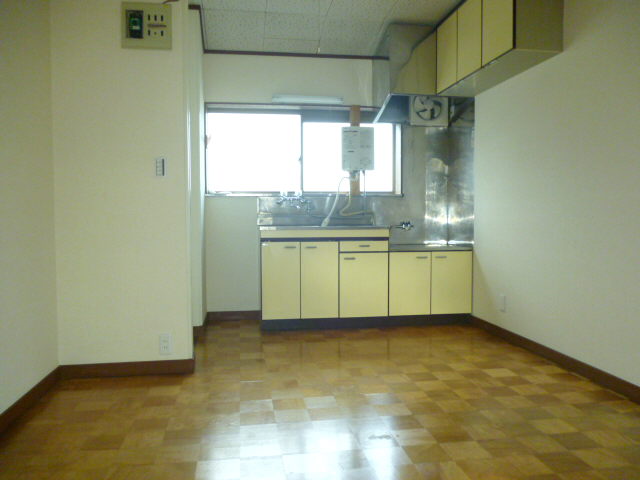 Living and room. DK
