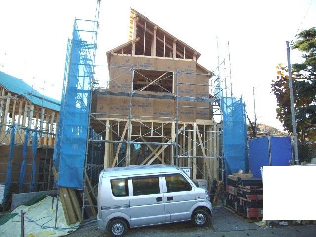 Local appearance photo. 1 Building has constructed a structure panel