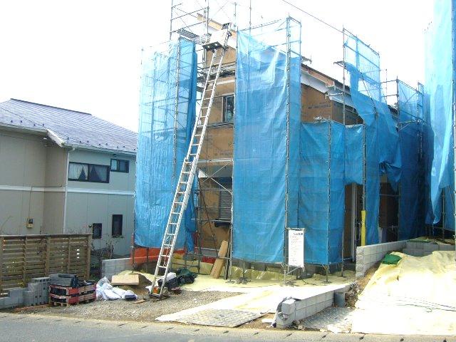 Local appearance photo. Building 2 Under construction