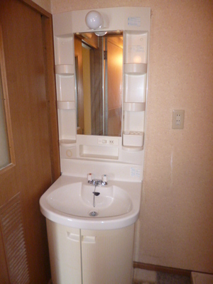 Washroom. ☆ There washbasin independent ☆