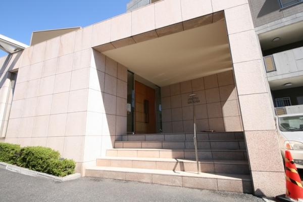 Entrance. Beautiful entrance.