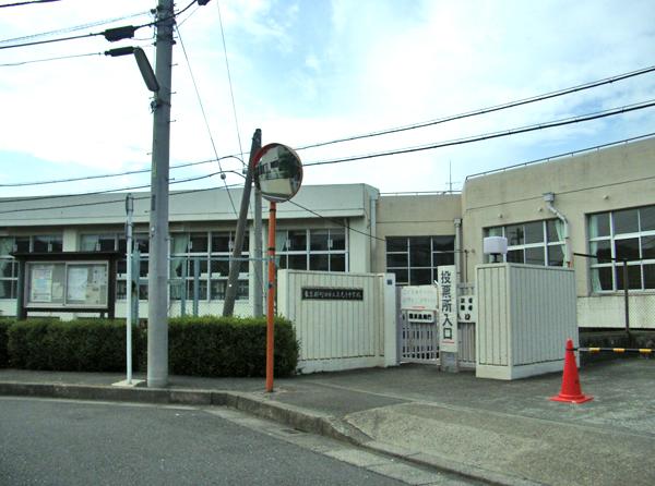 Primary school. Tsurukawa 230m until the fourth elementary school