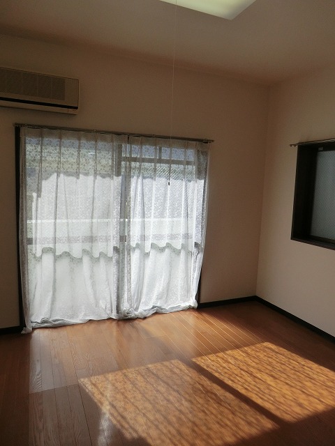 Living and room