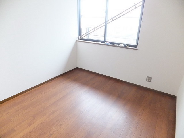 Living and room. ☆ Sunny ☆