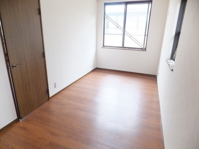 Living and room. ☆ The room is also clean in all flooring ☆