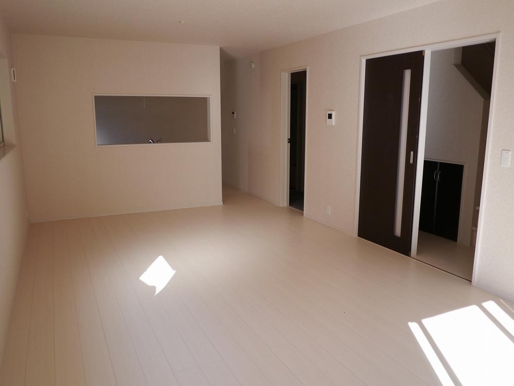 Same specifications photos (living). All room pair glass, Shutter shutters standard