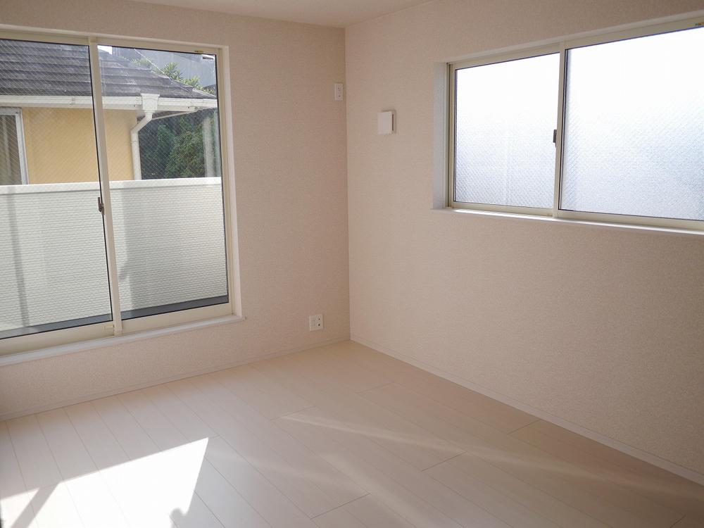 Same specifications photos (Other introspection)