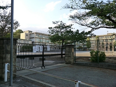 Primary school. Tsurukawa second to elementary school (elementary school) 1380m