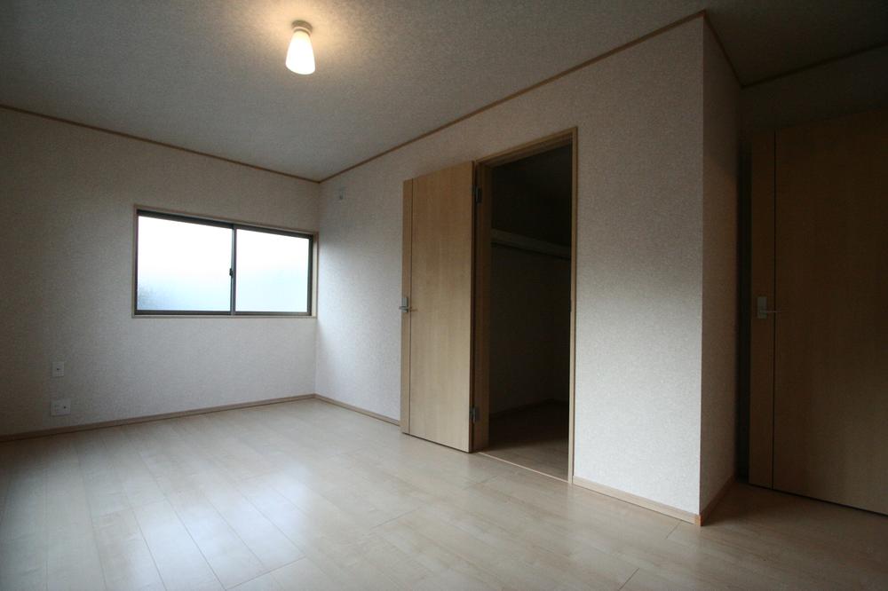 Non-living room. Indoor (11 May 2013) Shooting