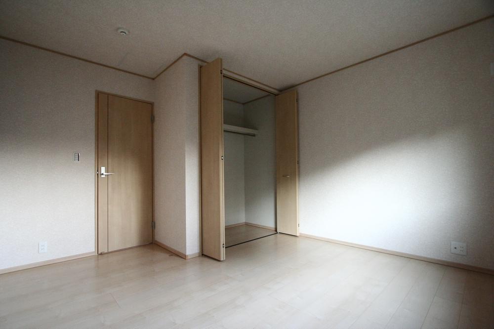 Non-living room. Indoor (11 May 2013) Shooting