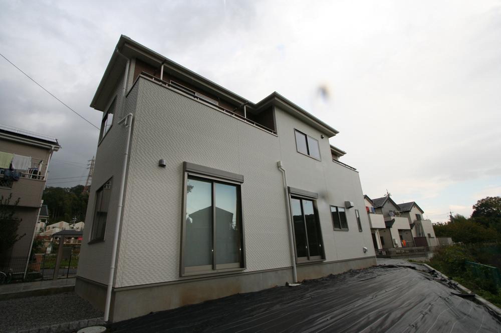 Local appearance photo. Local (11 May 2013) Shooting