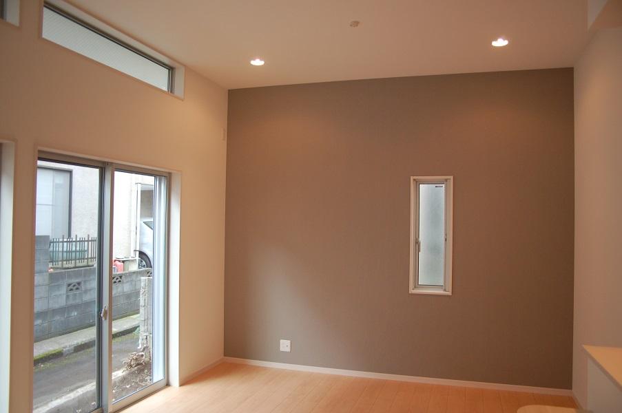 Living. High ceiling