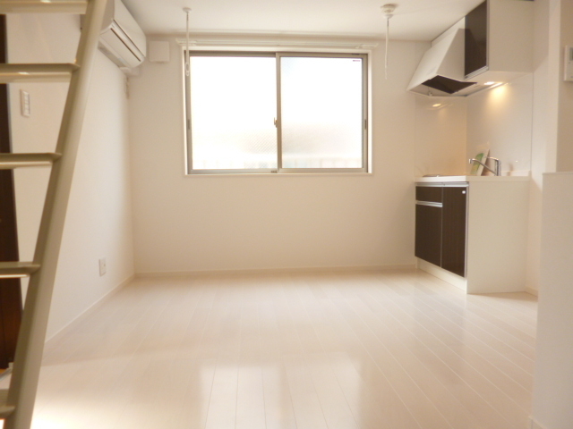Living and room. ☆ Bright Western-style white was the keynote ☆