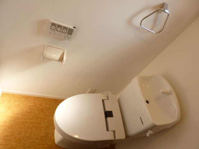 Toilet. ☆ There is also a Yes Washlet window ☆