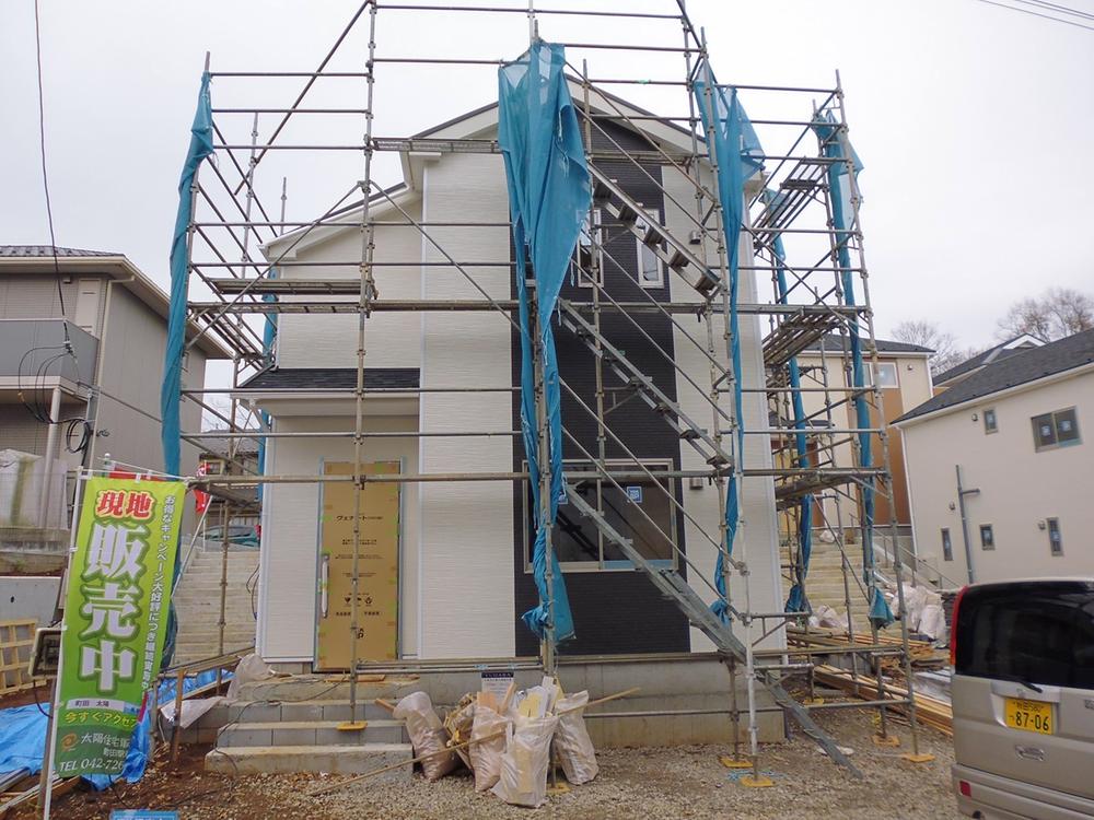 Local appearance photo. 5 Building