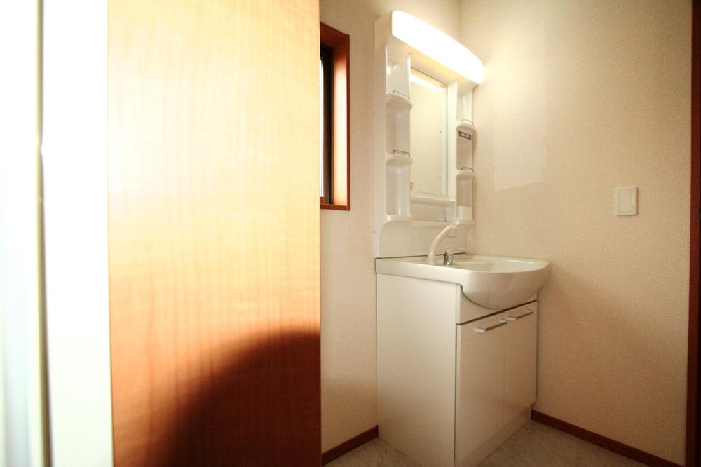 Wash basin, toilet. Local (11 May 2013) Shooting