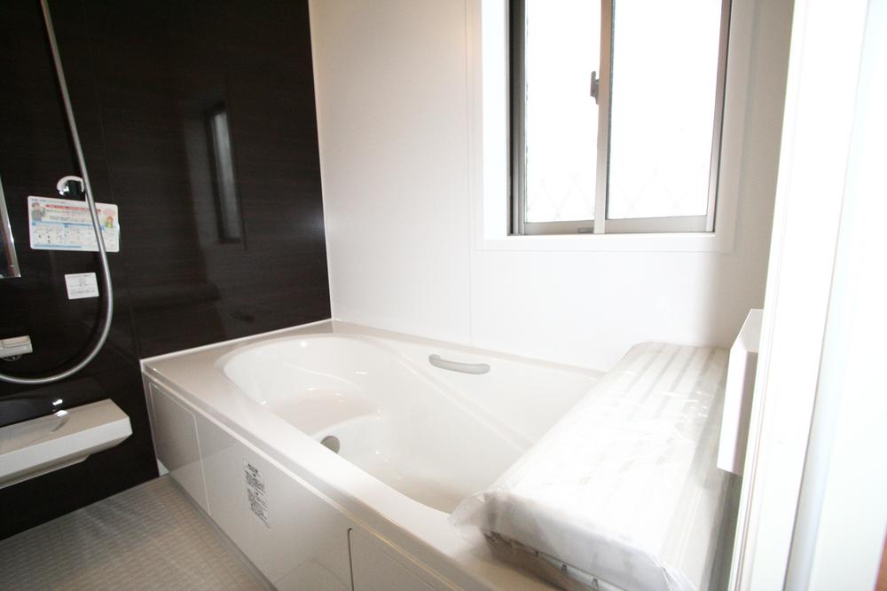 Bathroom. Local (11 May 2013) Shooting