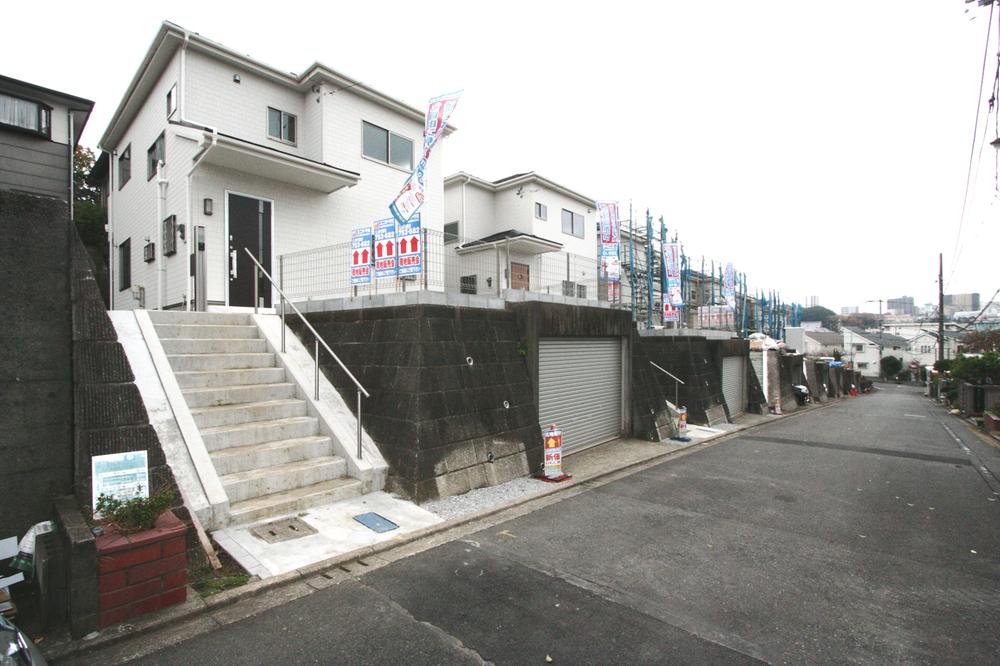 Local photos, including front road. Local (11 May 2013) Shooting