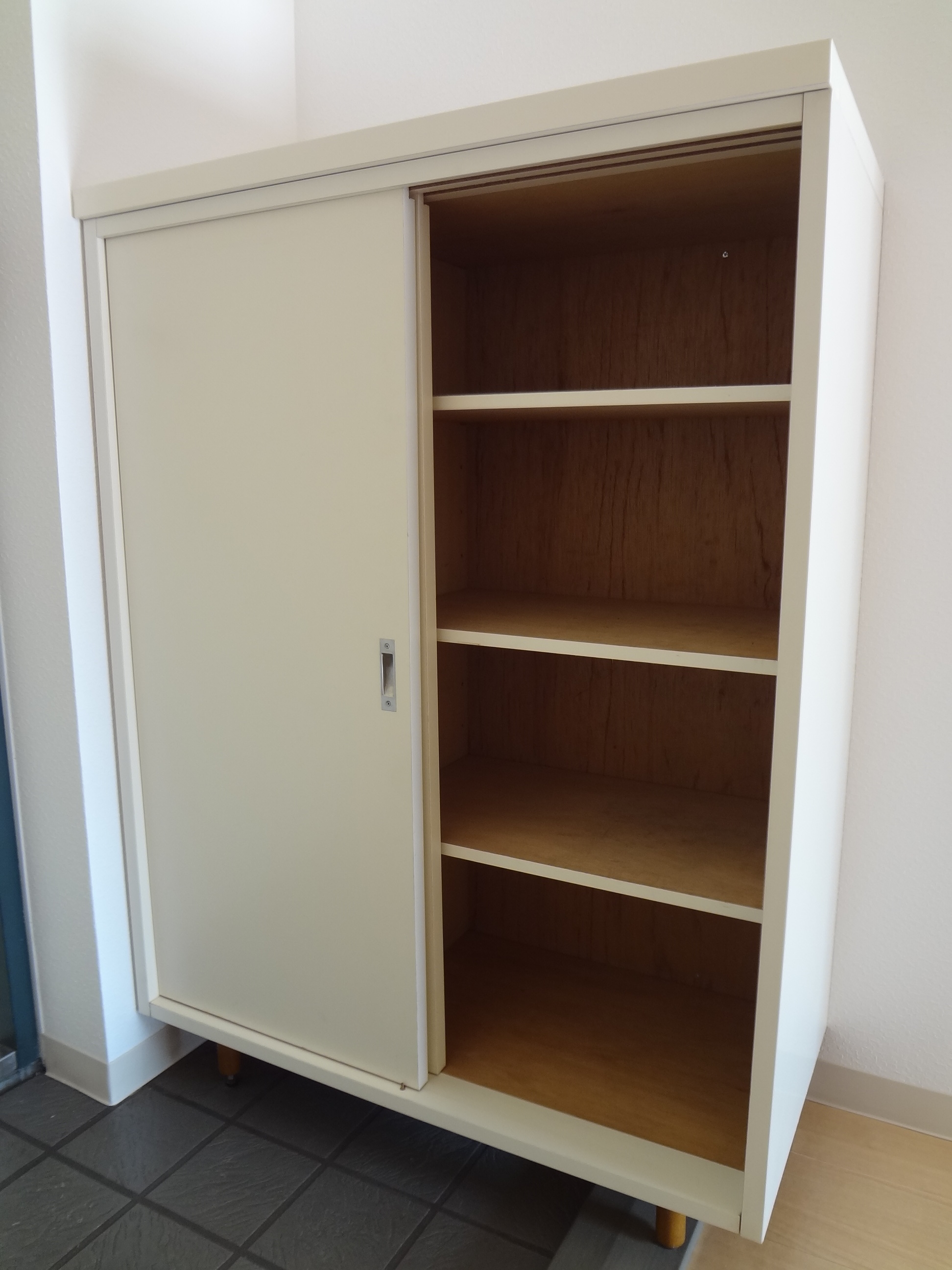 Entrance. Cupboard