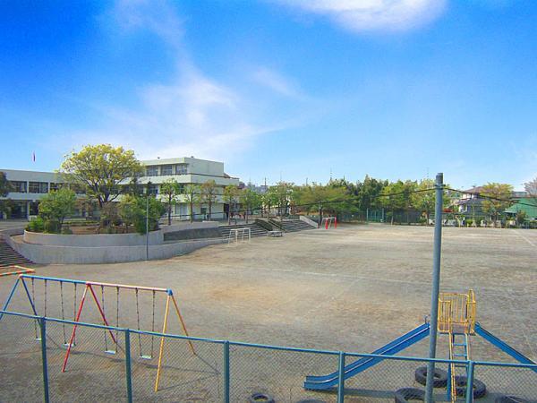 Primary school. Kokezaka until elementary school 675m