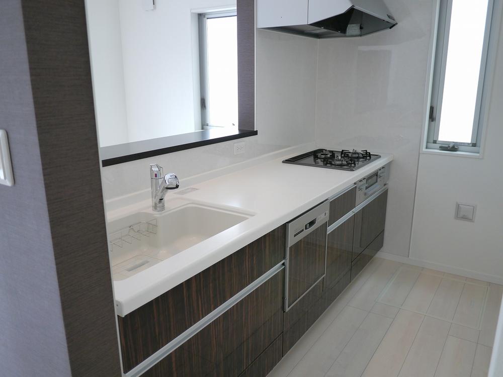 Kitchen. Water filter ・ Dish washing dryer with system Kitchen