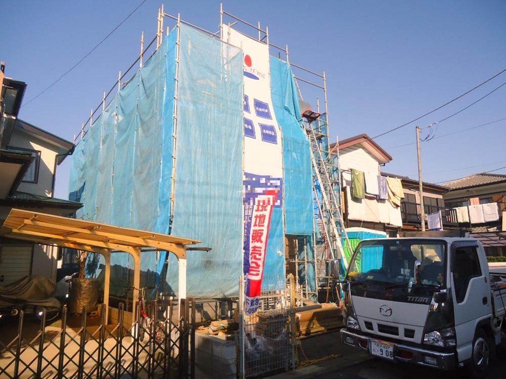 Local appearance photo. Sale of currently under construction site. Local (11 May 2013) Shooting