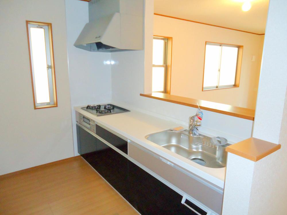 Kitchen. There is no upper hanging cupboard, Open kitchen. Indoor (11 May 2013) Shooting