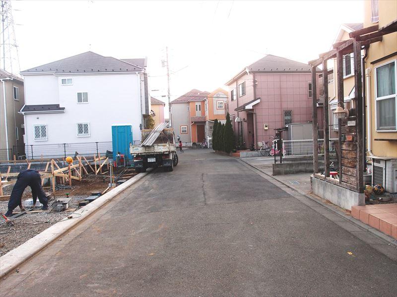 Local photos, including front road. Local (12 May 2013) Shooting