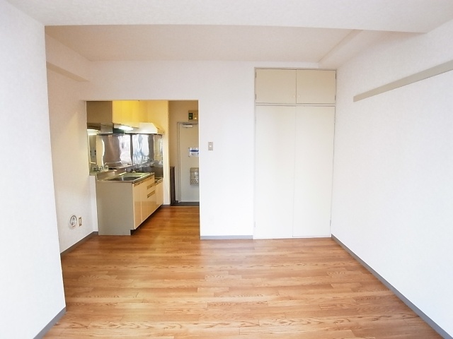 Living and room
