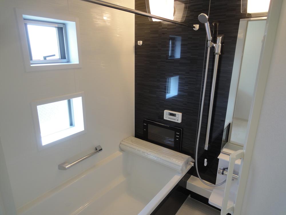 Bathroom. Building 2