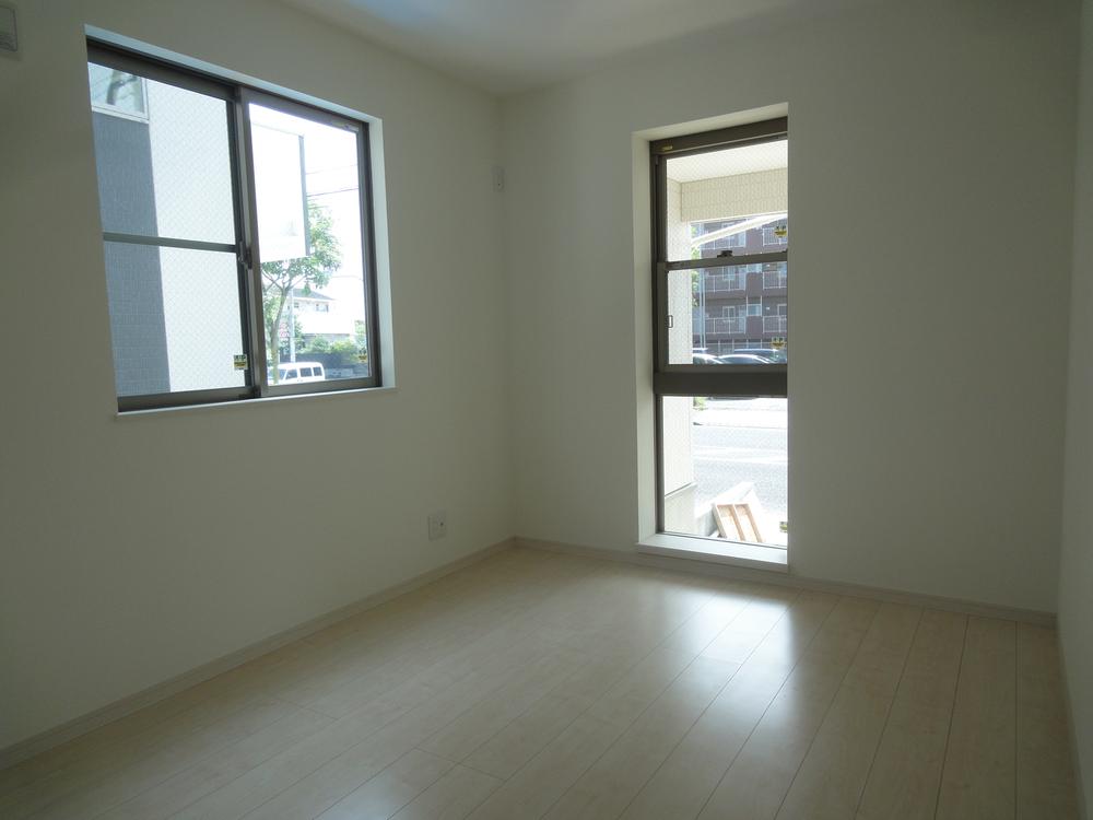 Non-living room. 15 Building