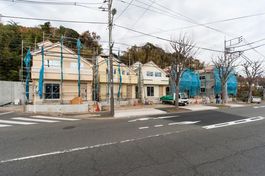 Roof Hiroshi tiled Outer wall soft ricin finish + Ikamu original ripple