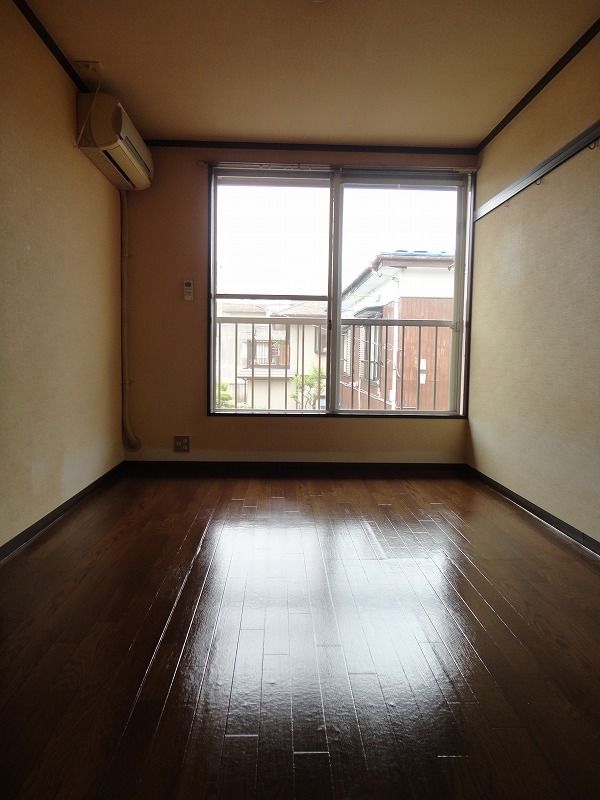 Living and room