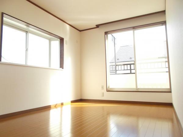 Non-living room. Second floor east side 7.5 Pledge Western-style. Floor flooring Uwabari, Already in place Paste Cross.