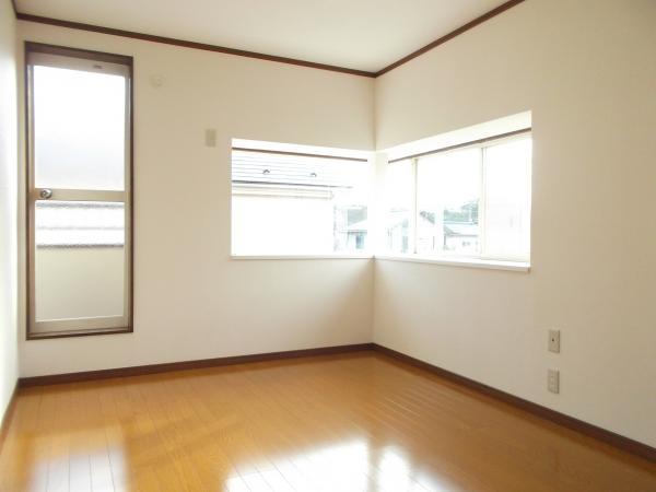 Non-living room. Floor flooring Uwabari, Already in place Paste Cross.