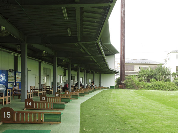 Surrounding environment. Machida Green Golf (about 290m ・ 4-minute walk)