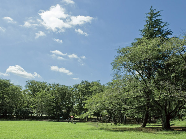Surrounding environment. Municipal Tsuruma park (about 360m ・ A 5-minute walk)