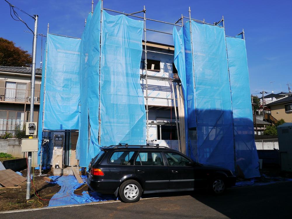 Local appearance photo. Commercial facilities are also many living convenient environment within walking distance in a quiet residential area of Aihara Station 12 minutes' walk. It is also a good per sun per south road.